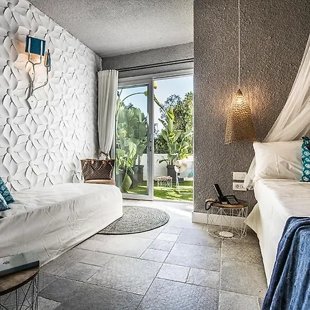 Capoblu Hotel Pula Exterior photo